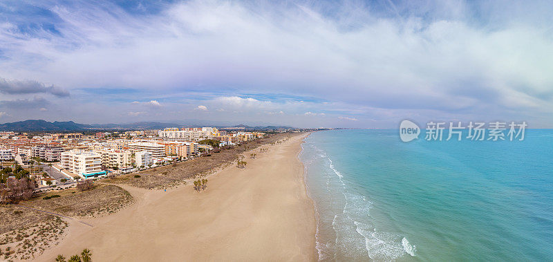 巴伦西亚的Canet de Berenguer海滩空中天际线与地中海